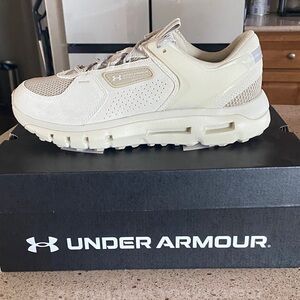 Under Armour Men's Beige Athletic Shoes